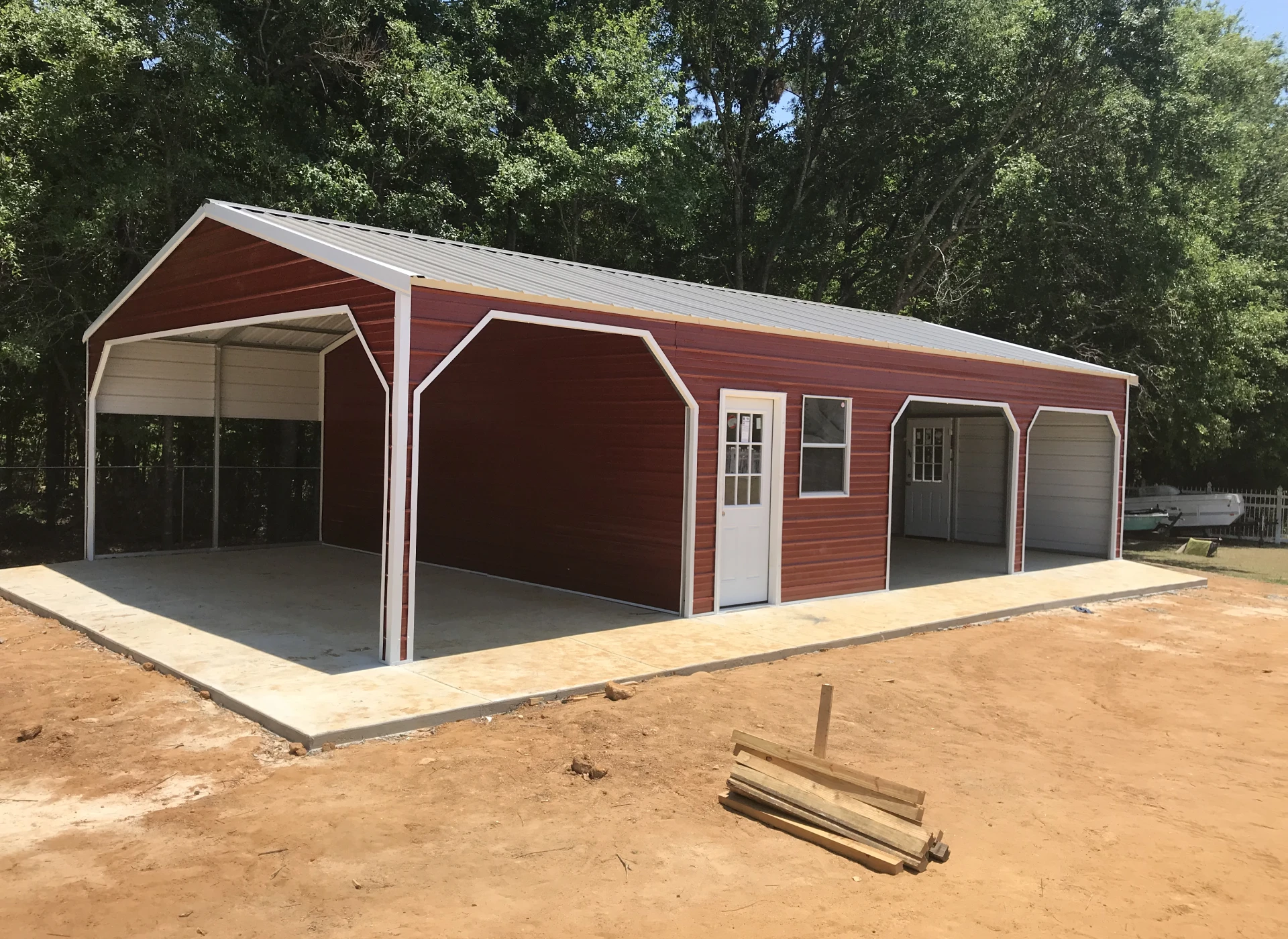 Outdoor building with double garage doors